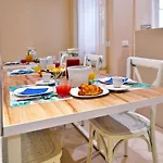 Astro Blu Bed and Breakfast Λέτσε
