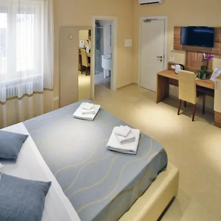 Astro Blu レッチェ