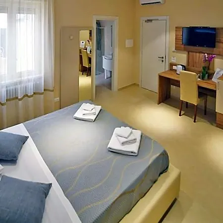 Astro Blu Bed & Breakfast 4*